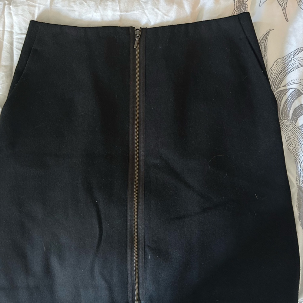 Lord and Taylor wool fitted skirt black size 10